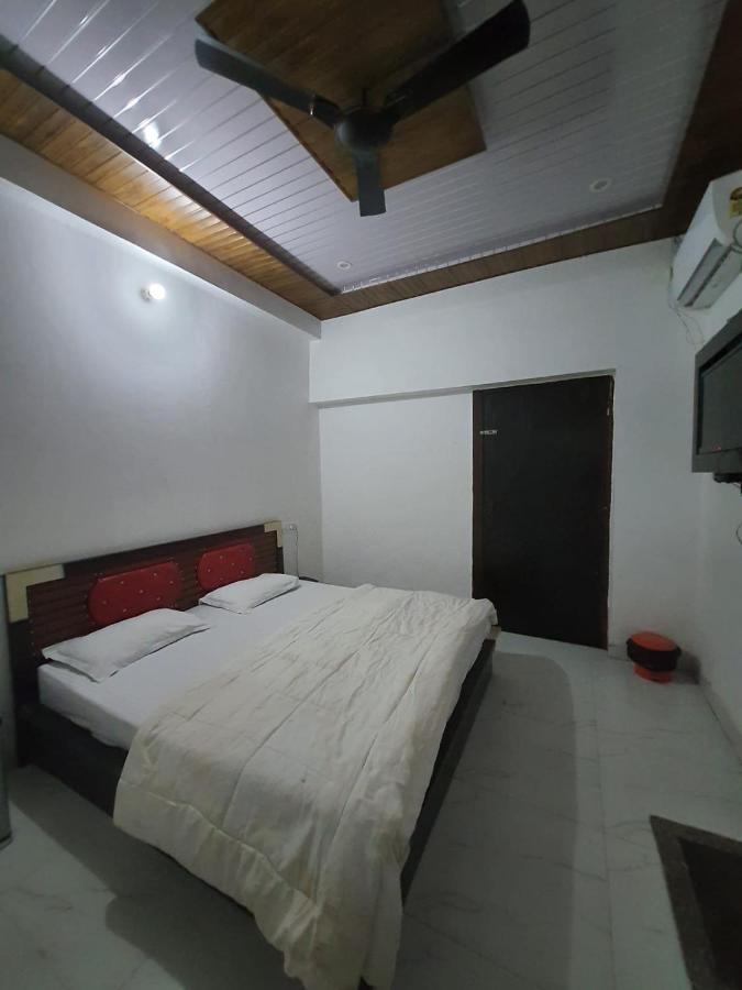Oyo 83936 Chaudhary Guest House Bulandshahr Exterior photo